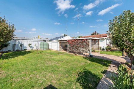 Neat & Tidy Two Bedroom Home - Photo 5