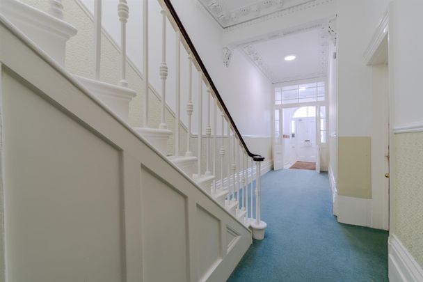 A 1 Bedroom Flat in Montpellier GL50 3BB - Photo 1