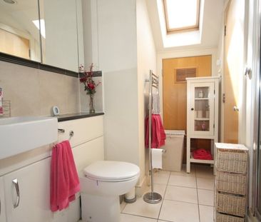 St. Johns Lodge, Woking - Photo 4