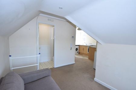 1 bedroom flat to rent - Photo 2