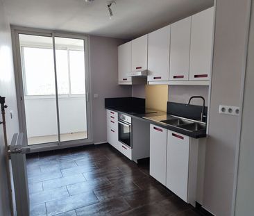 Location Appartement 4 pièces 70m² ST PIERRE DES CORPS 37700 - Photo 5