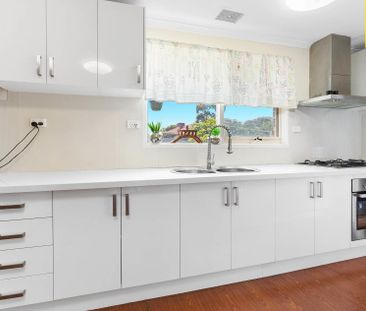 The Perfect Family Home - Space, Comfort & Location - Photo 6