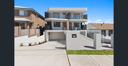 Stunning Five Bedroom Family Home - Photo 5