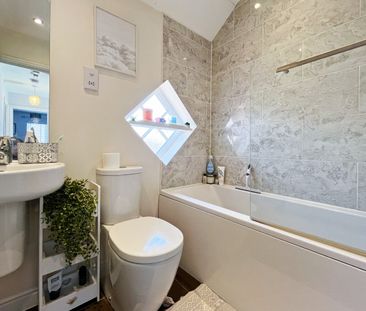 3 bed semi-detached house to rent in Messenger Road, Woodley, Readi... - Photo 4