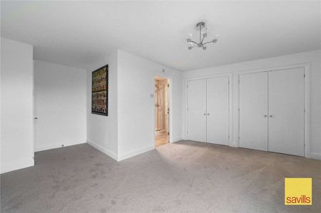 Offering breath-taking views across the London skyline, is this exceptional apartment which spans to in excess of approximately 1,170sqft internally. - Photo 3