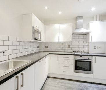 Heathcote Road, Camberley, Surrey, GU15 - Photo 4