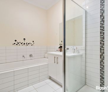 Bright two bedroom home! - Photo 5