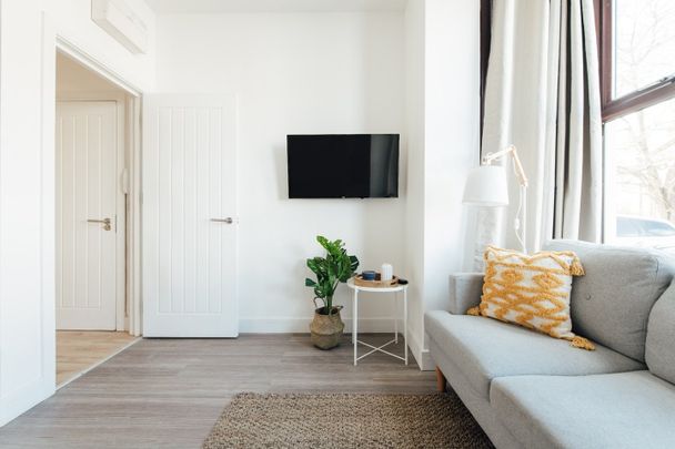 2 Bed Flat, Empress Avenue, IG1 - Photo 1