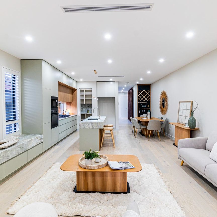 New Luxury 5-Bedroom Duplex – Premium Living on the West Ryde Border - Photo 1