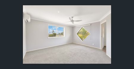 "THE BLUE HOUSE" - SPACIOUS FAMILY HOME DESIGNED OVER THREE LEVELS - Photo 2