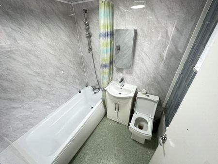 Blakey Street, Longsight, Manchester, M12 - Photo 2