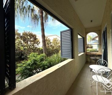 Fully Furnished - Bright and Spacious Home in Emerald Lakes - Photo 1