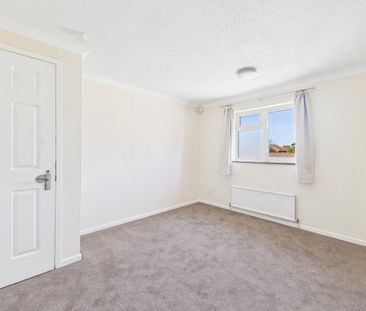 4 bedroom House in Easby Way, Reading - Photo 6