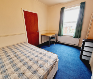 4 Bed Student Accommodation - Photo 4