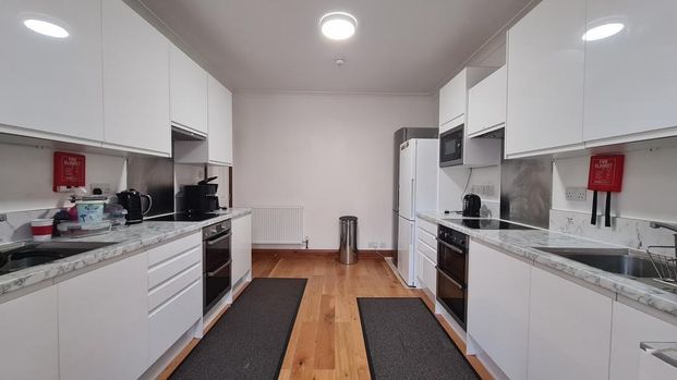 1 bedroom in a house share to rent - Photo 1