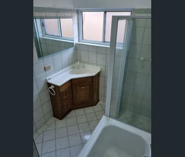 House, newly renovated - Photo 2