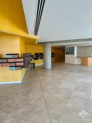 Stunning River Views | Modern 2 Bed, 2 Bath with Car Park & Storage Cage - Photo 3