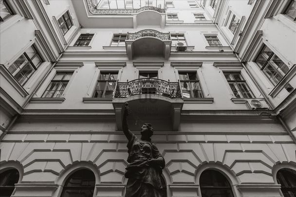 Kiadó újszerű állapotú lakás - Budapest VI. kerület - Photo 1