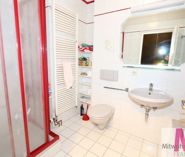 Sehr hübsche helle Wohnung - Photo 2