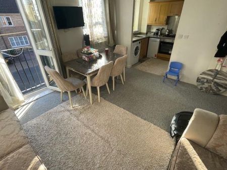 1 Bedroom Flat To Let - Photo 2