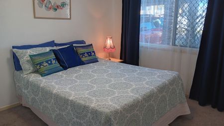 Broadbeach Waters - Photo 2