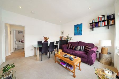 A stunning top floor flat in a period conversion, in close proximity to West Kensington underground station. - Photo 5