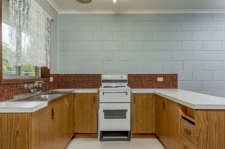 Comfortable & Convenient Living in Lavington - Photo 4