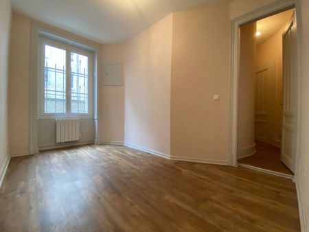 Location Appartement 4 pièces 97m² BESANCON 25000 - Photo 3