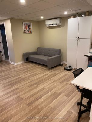 For Lease - 493 College Street, Newmarket, Ontario - Photo 1