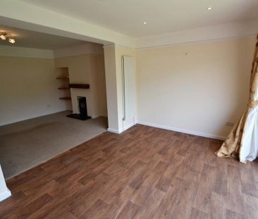 3 bedroom end of terrace house to rent - Photo 3