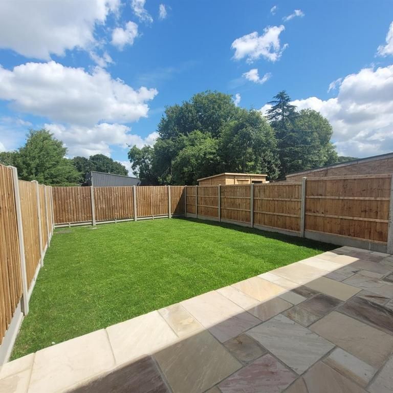 4 bedroom semi-detached house to rent - Photo 1