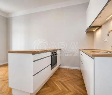 Nabízíme k pronájmu krásný prostorný byt 3+kk 107 m - Photo 1