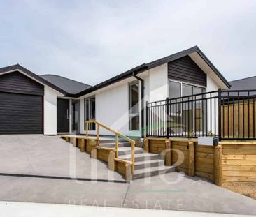 Inviting, impressive and ideal location! - Photo 2