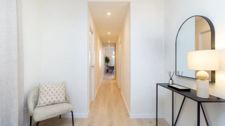 4-bedroom apartment for rent in La Sagrada Família, bills included - Photo 3
