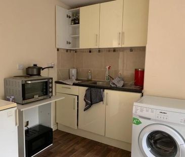 1 bedroom flat to rent - Photo 4