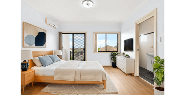 Private, low maintenance family home in a great location! - Photo 1