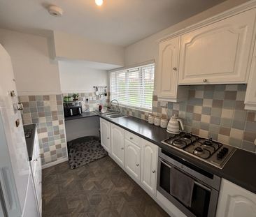 3 bed Semi-Detached - To Let - Photo 3