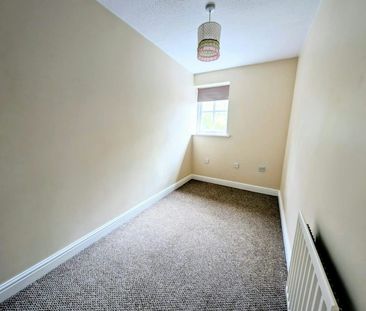 Semi-detached house to rent on - Photo 5