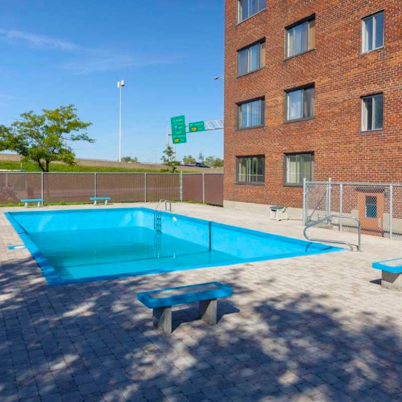 2 Bedroom Available At 455 Racine Avenue, Dorval - 455 Racine Avenue, Dorval - Photo 2