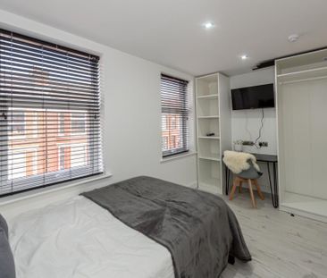 6 bedroom house to rent - Photo 2