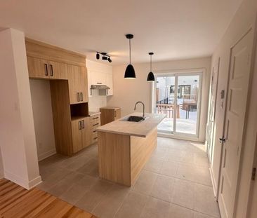 MAISON DE VILLE NEUVE À LOUER - SAINT-JACQUES - Photo 3