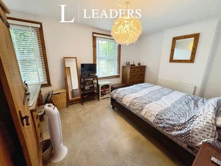 4 bedroom terraced house to rent - Photo 4