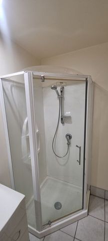 Large 2 bedroom apartment - Photo 4