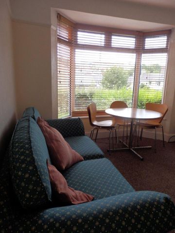 5 bedroom end of terrace house to rent - Photo 2