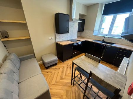 2 bedroom ground floor flat to rent - Photo 3