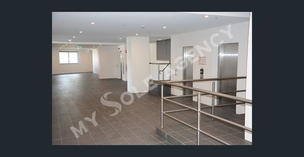 *USED AS TWO BEDROOMS* APARTMENT ONE BEDROOM + BIG STUDY ROOM - Photo 1