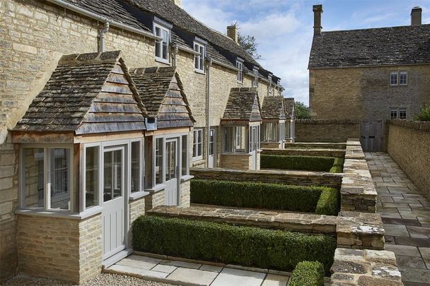 3 bedroom terraced house to rent - Photo 1