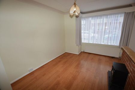 3 bedroom semi-detached house to rent - Photo 2