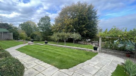 3 bedroom detached bungalow to rent - Photo 2