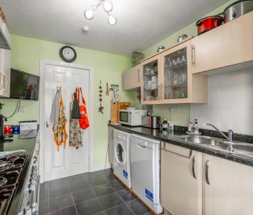 3 bedroom terraced house to rent - Photo 6